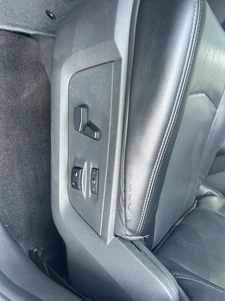 RAM 1500 Laramie Crew Cab 2WD 2012