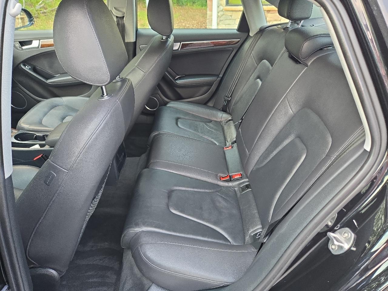 Audi A4 2.0T Sedan quattro Tiptronic 2015