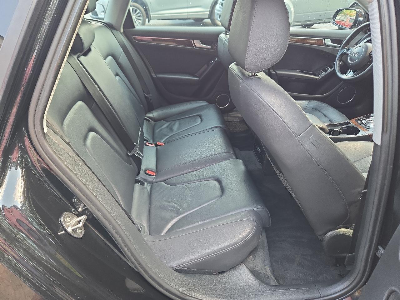 Audi A4 2.0T Sedan quattro Tiptronic 2015