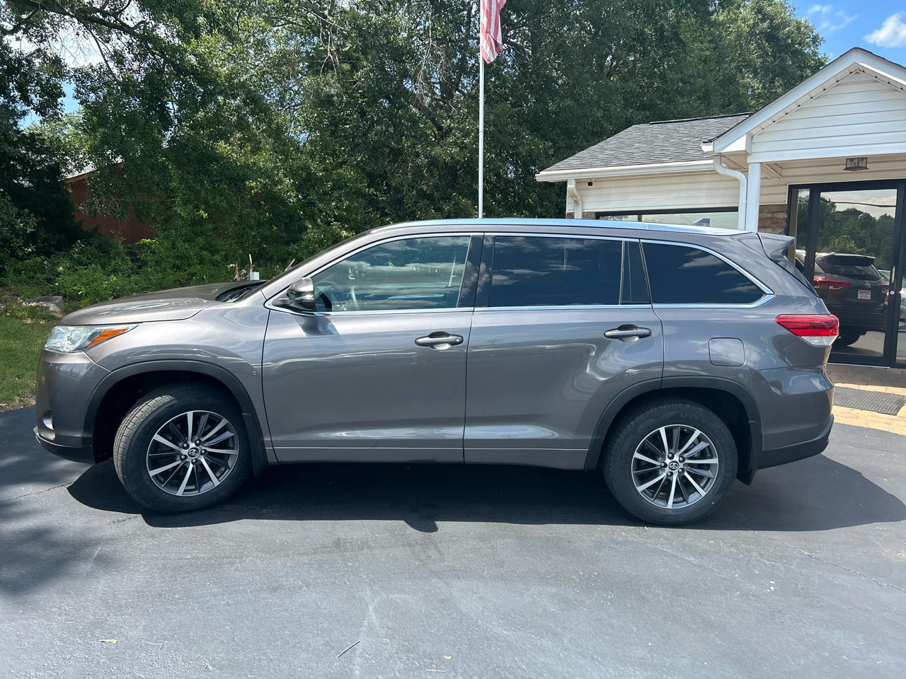 Toyota Highlander XLE AWD V6 2017