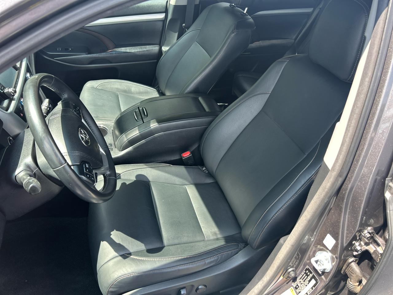 Toyota Highlander XLE AWD V6 2017