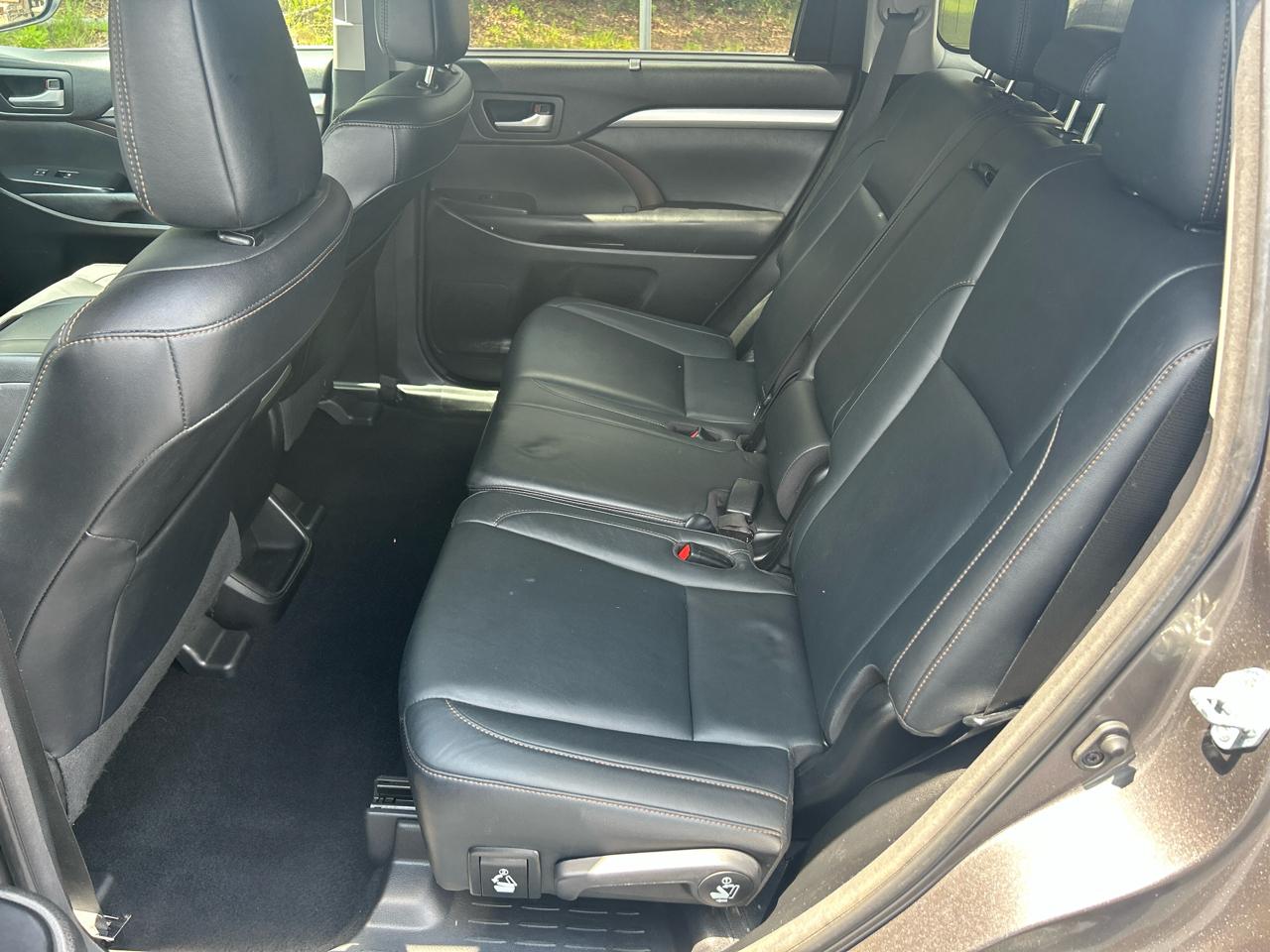 Toyota Highlander XLE AWD V6 2017