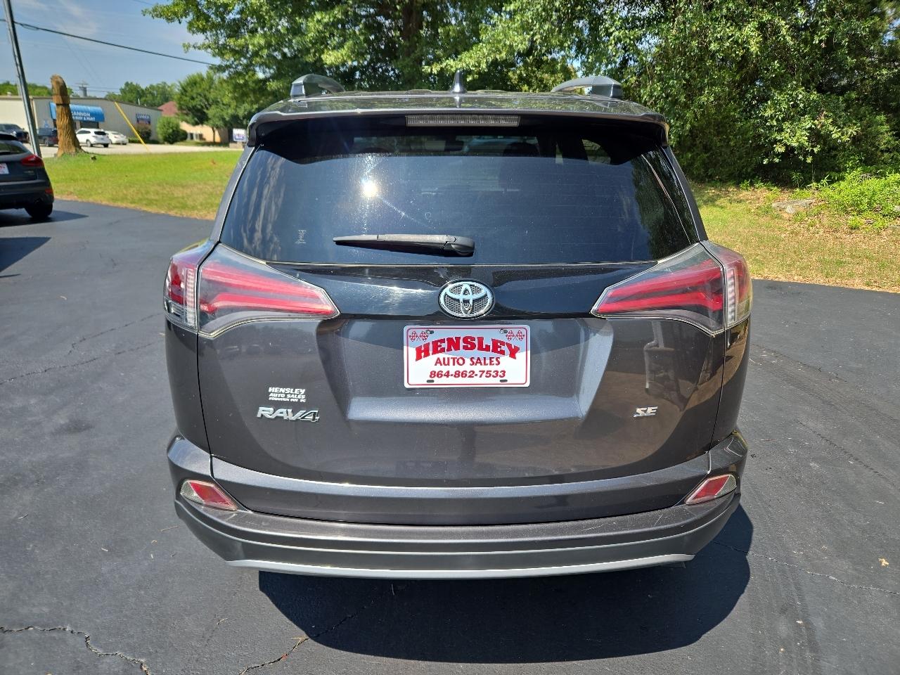 Toyota RAV4 SE FWD 2018