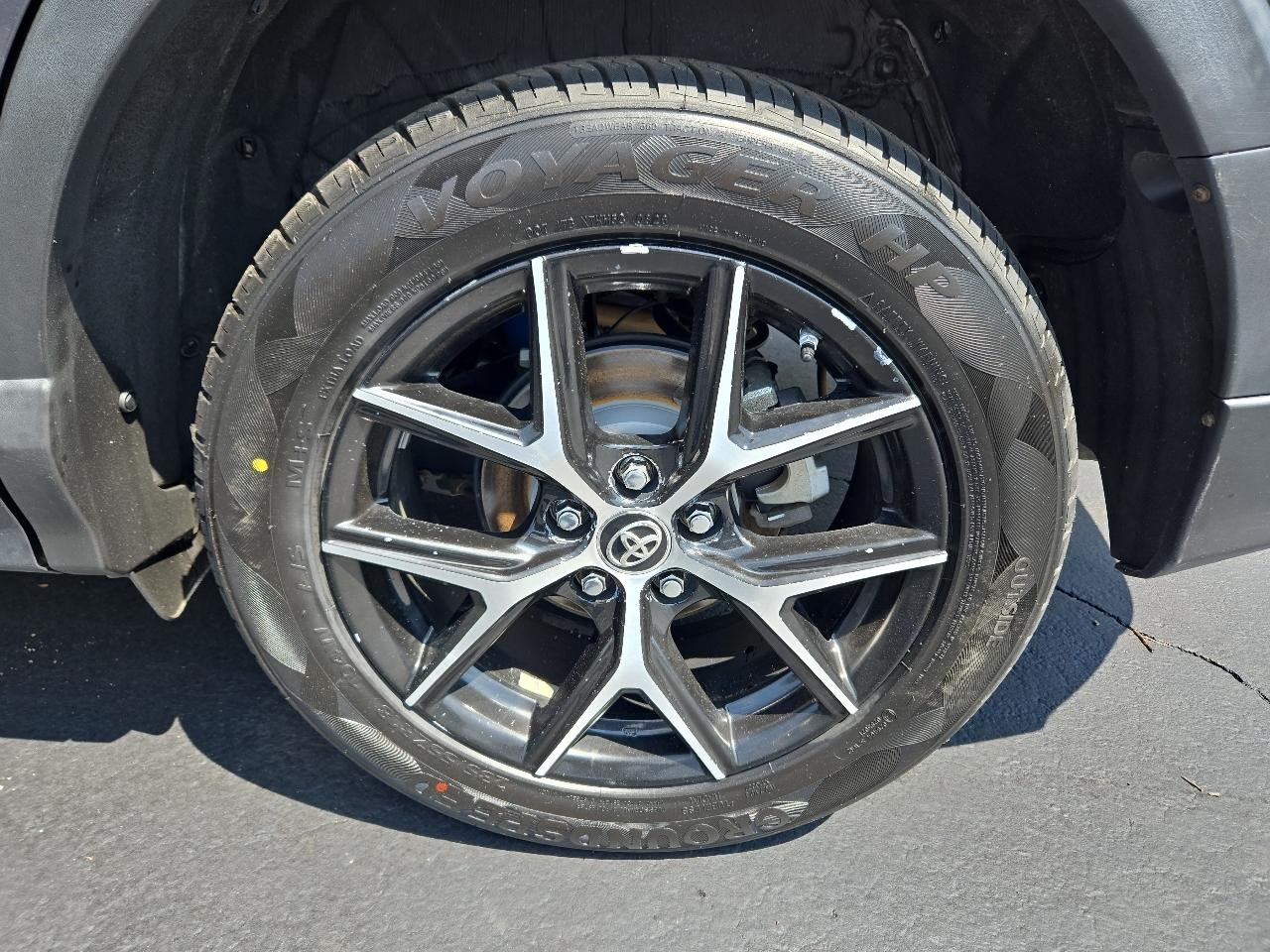 Toyota RAV4 SE FWD 2018