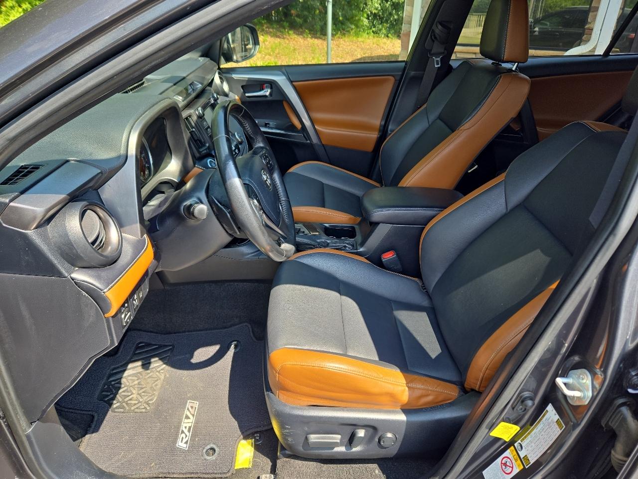 Toyota RAV4 SE FWD 2018