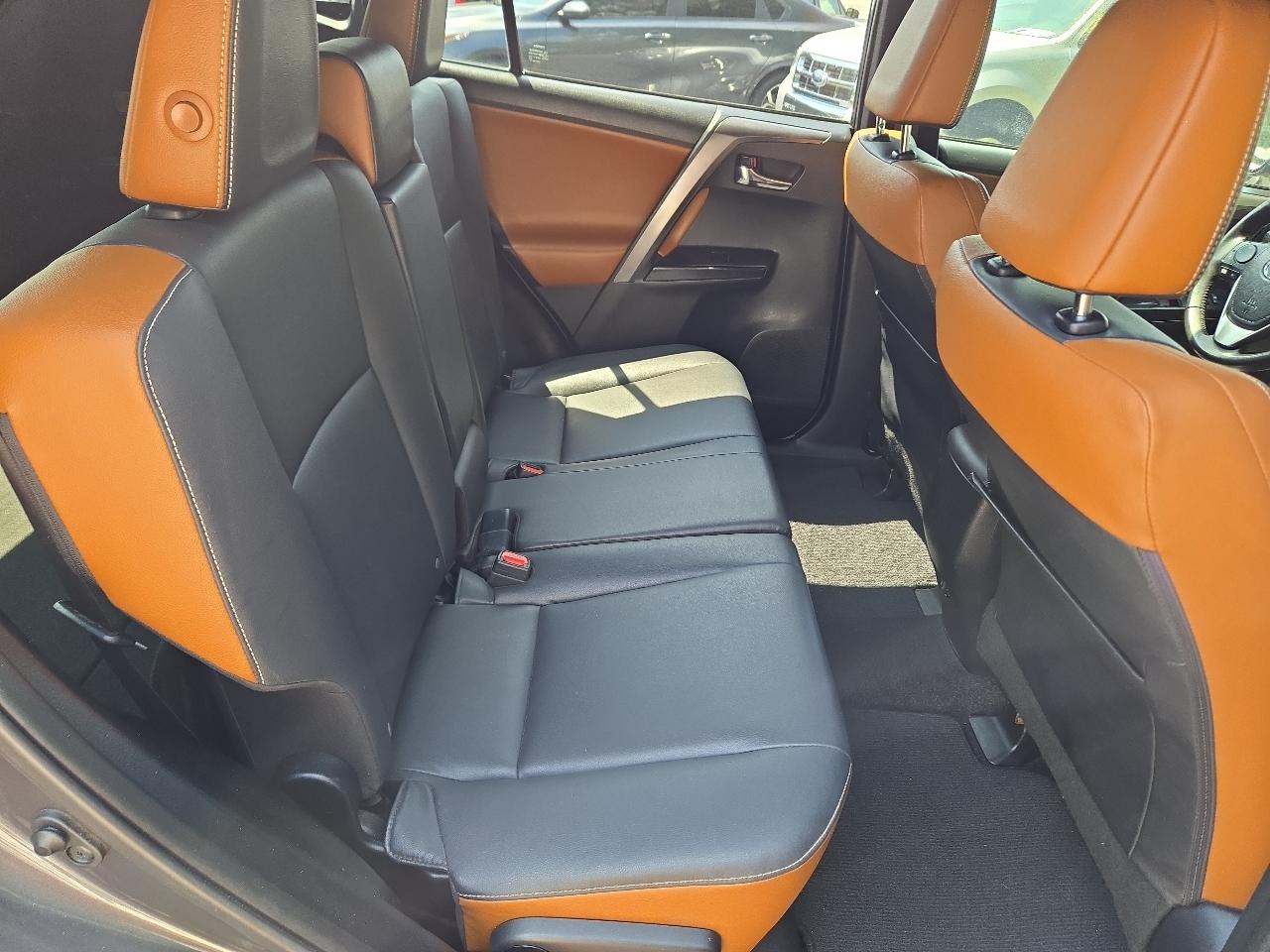 Toyota RAV4 SE FWD 2018