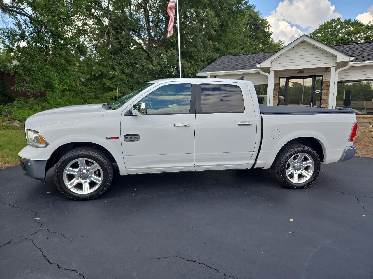 RAM 1500 4WD Crew Cab 149" Laramie Longhorn 2015