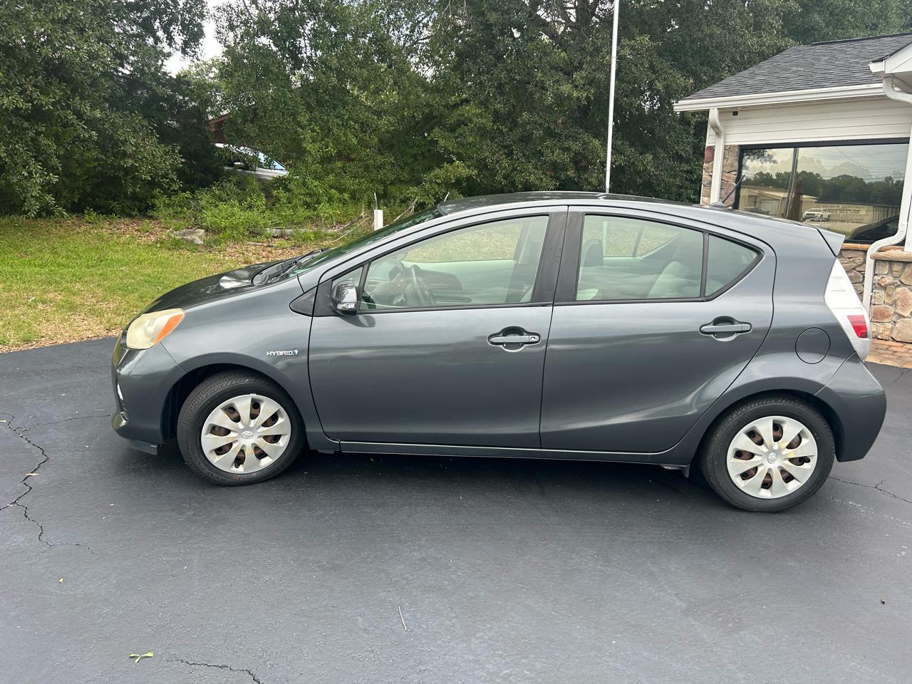 Toyota Prius c One 2013