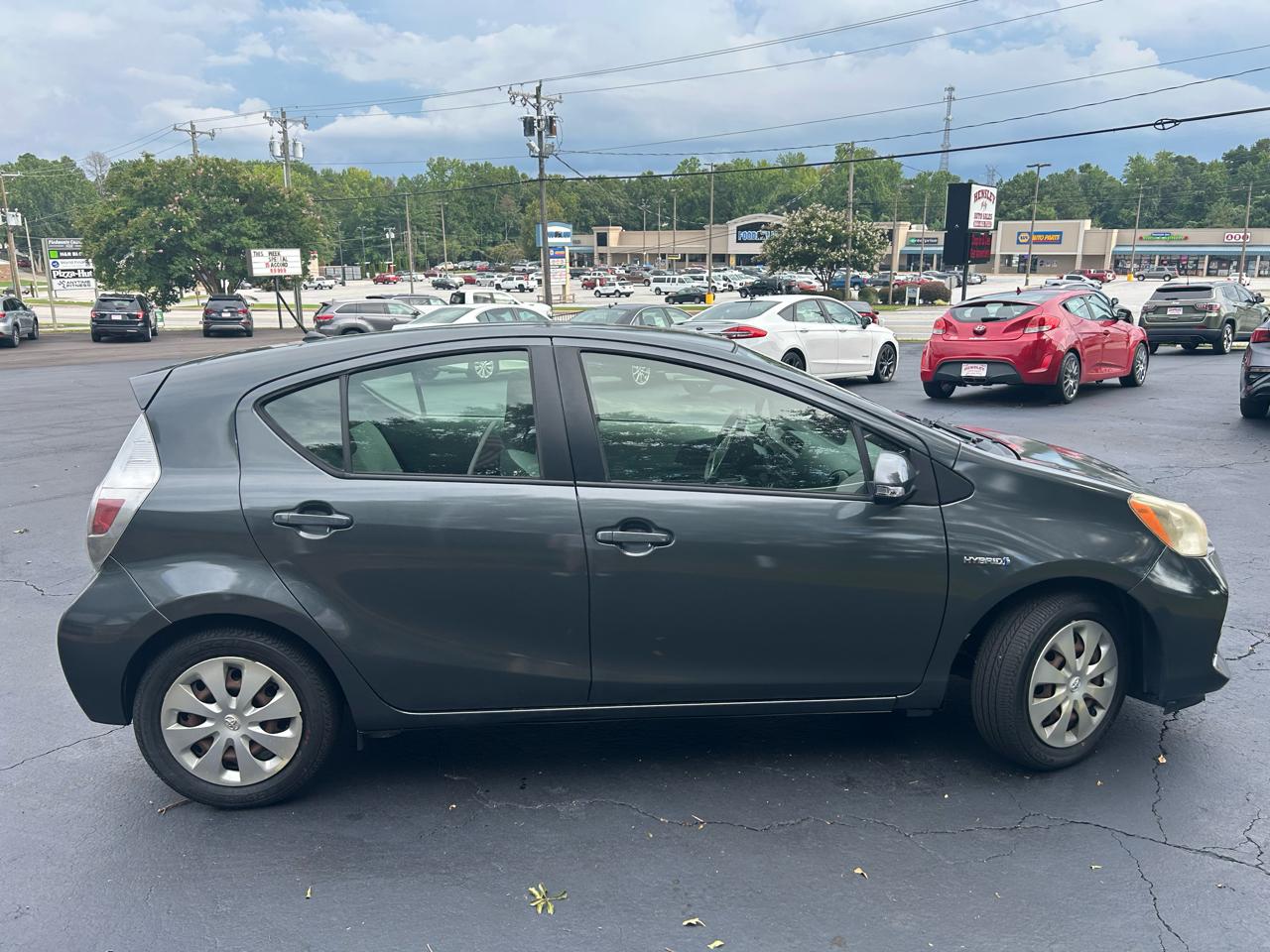 Toyota Prius c One 2013