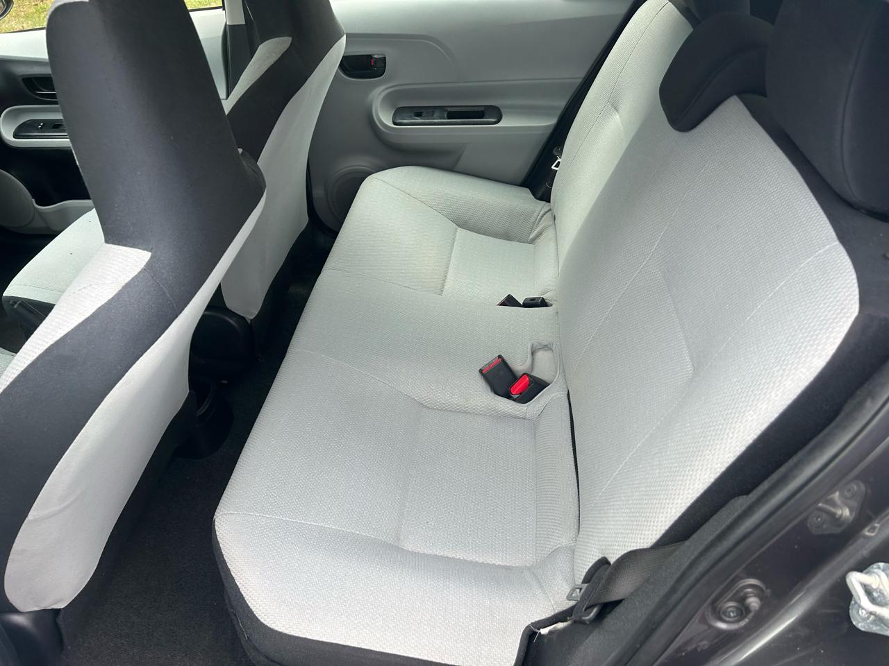 Toyota Prius c One 2013
