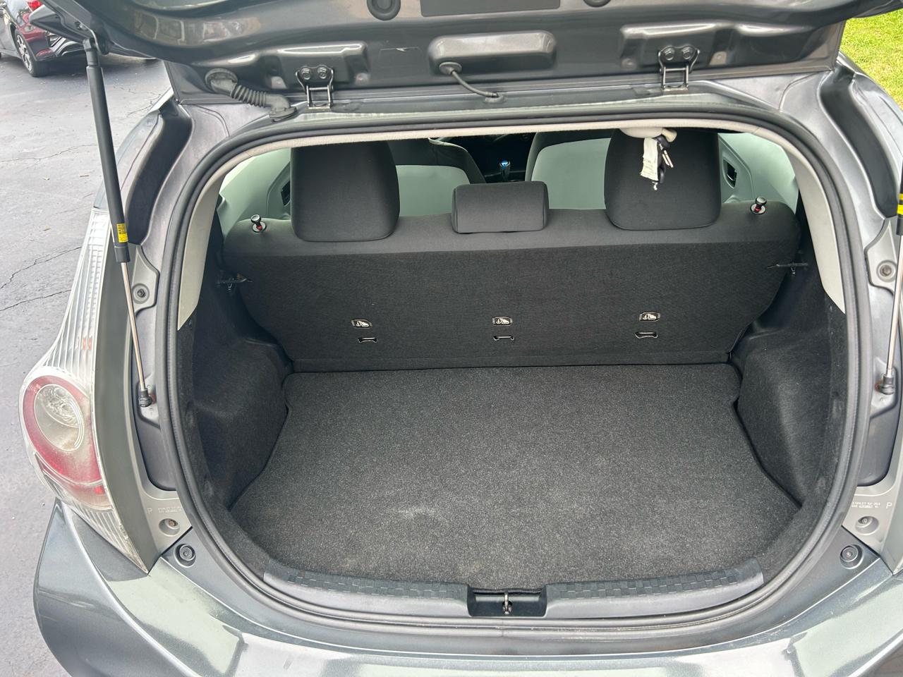 Toyota Prius c One 2013
