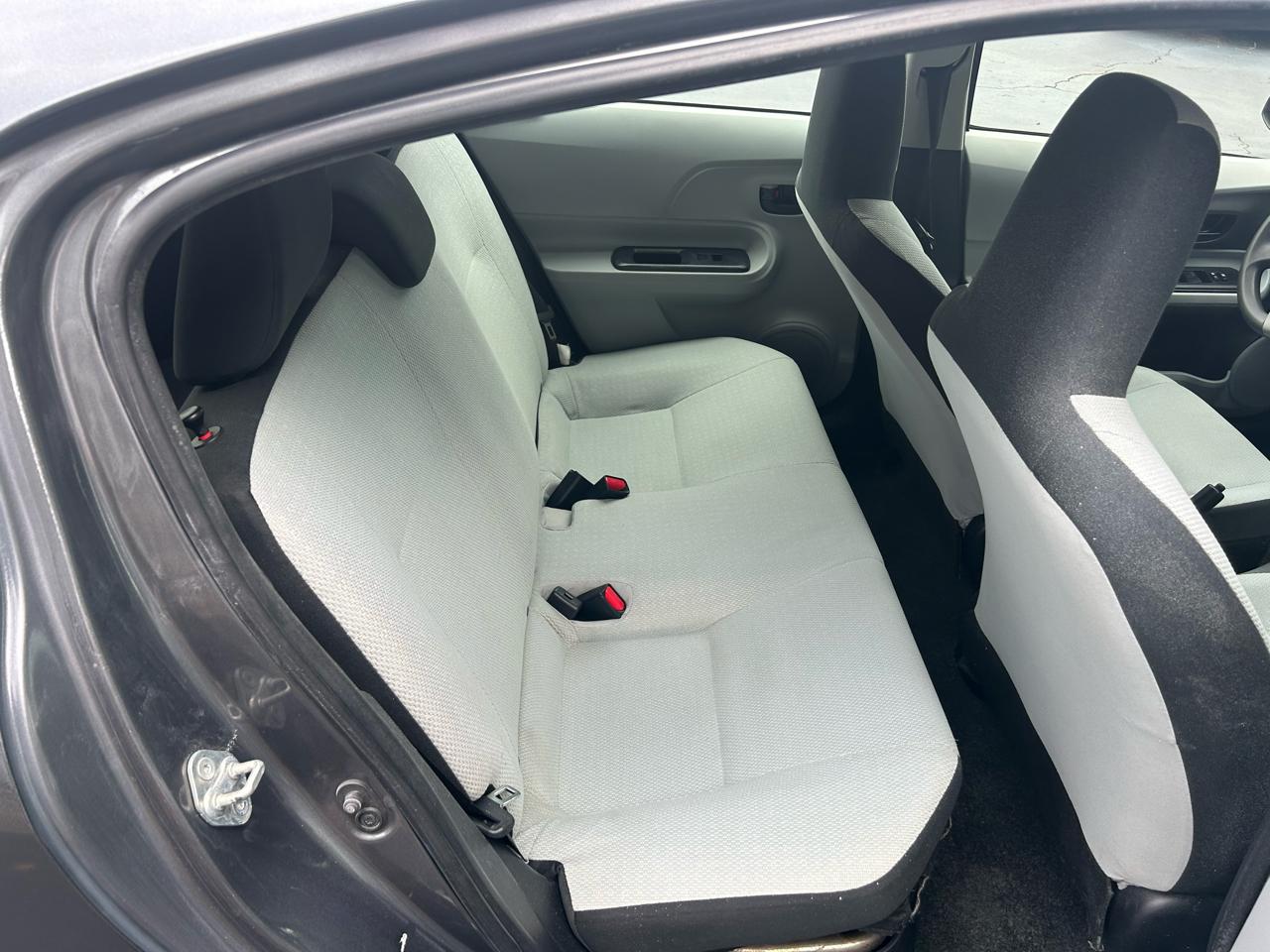 Toyota Prius c One 2013