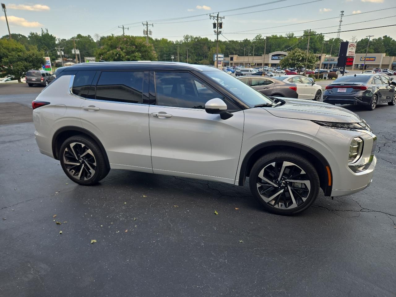 Mitsubishi Outlander SEL 2024