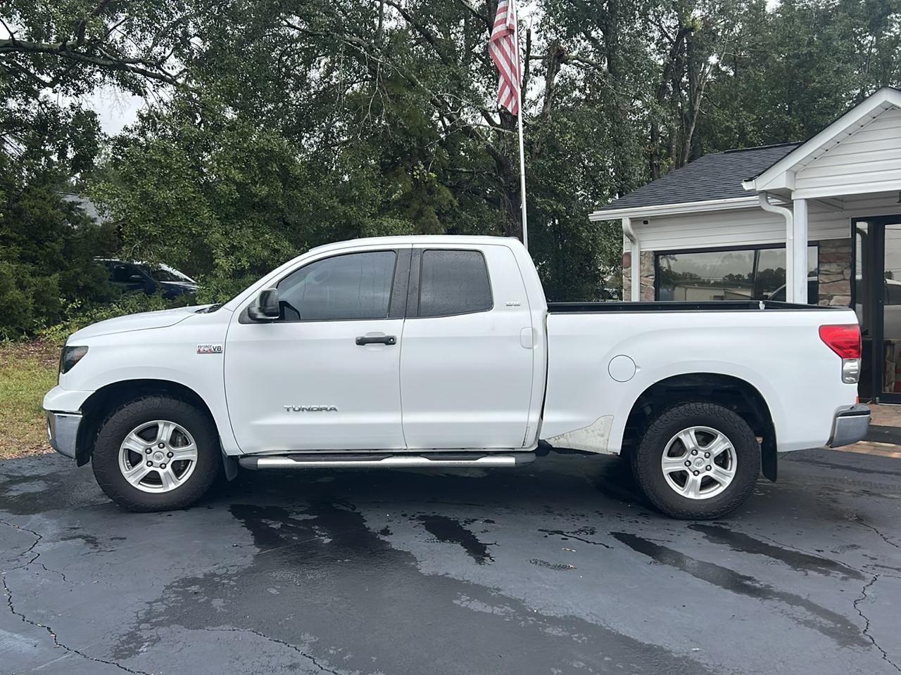 Toyota Tundra 2WD Double 145.7" 5.7L V8 SR5 (Natl 2008
