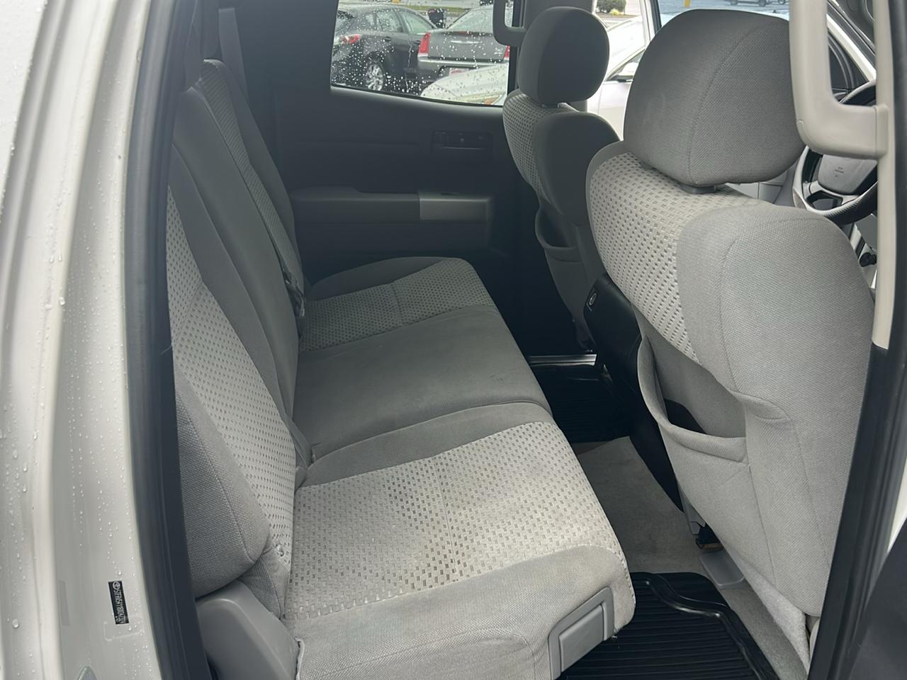 Toyota Tundra 2WD Double 145.7" 5.7L V8 SR5 (Natl 2008