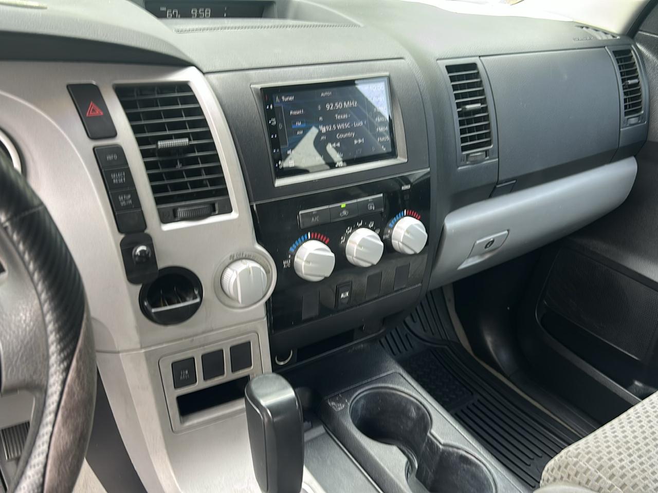 Toyota Tundra 2WD Double 145.7" 5.7L V8 SR5 (Natl 2008