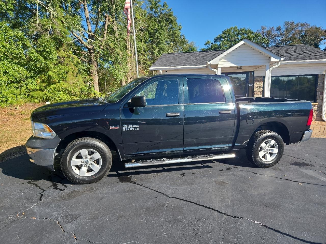 RAM 1500 Tradesman Crew Cab 4WD 2017