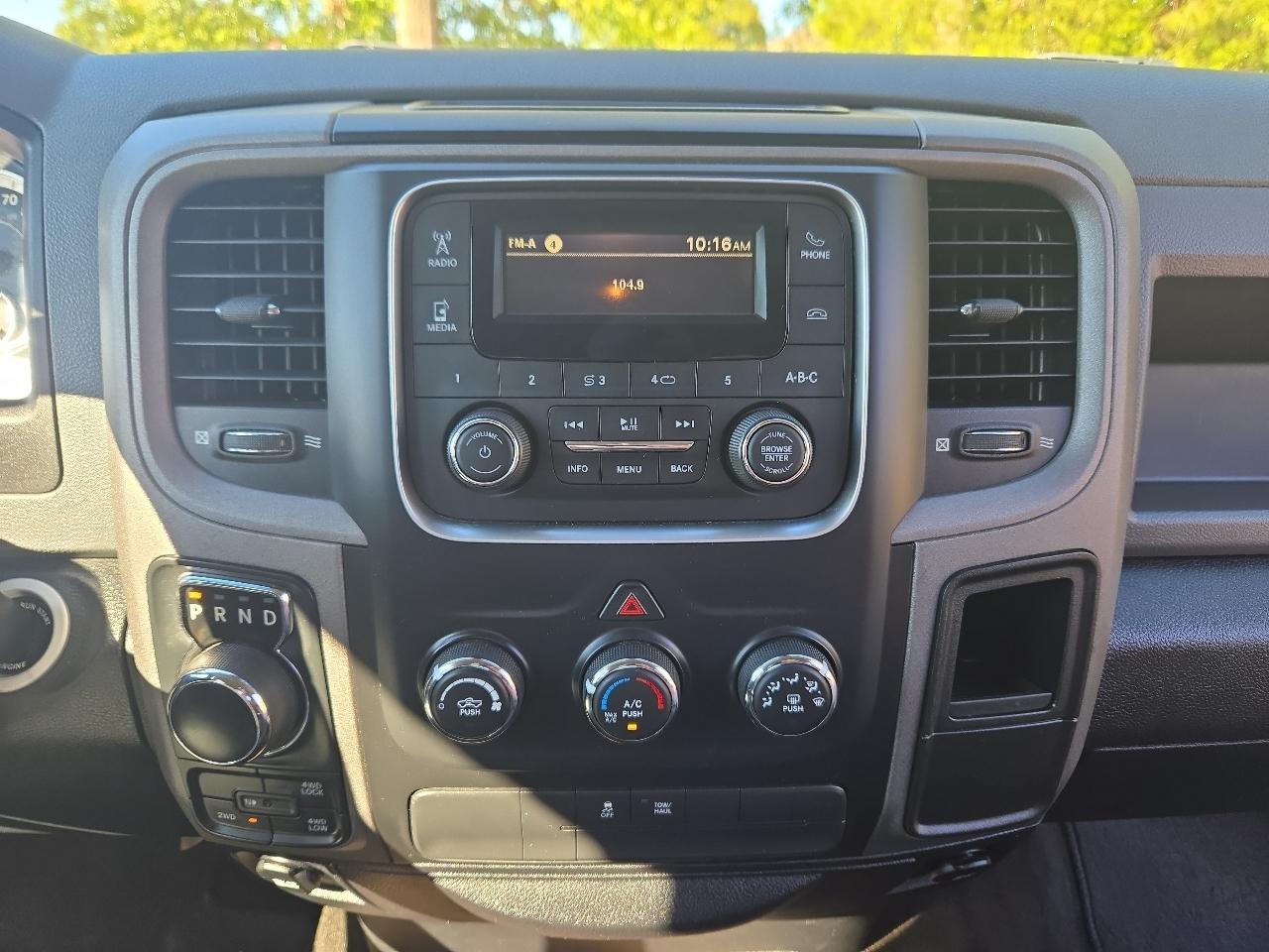 RAM 1500 Tradesman Crew Cab 4WD 2017