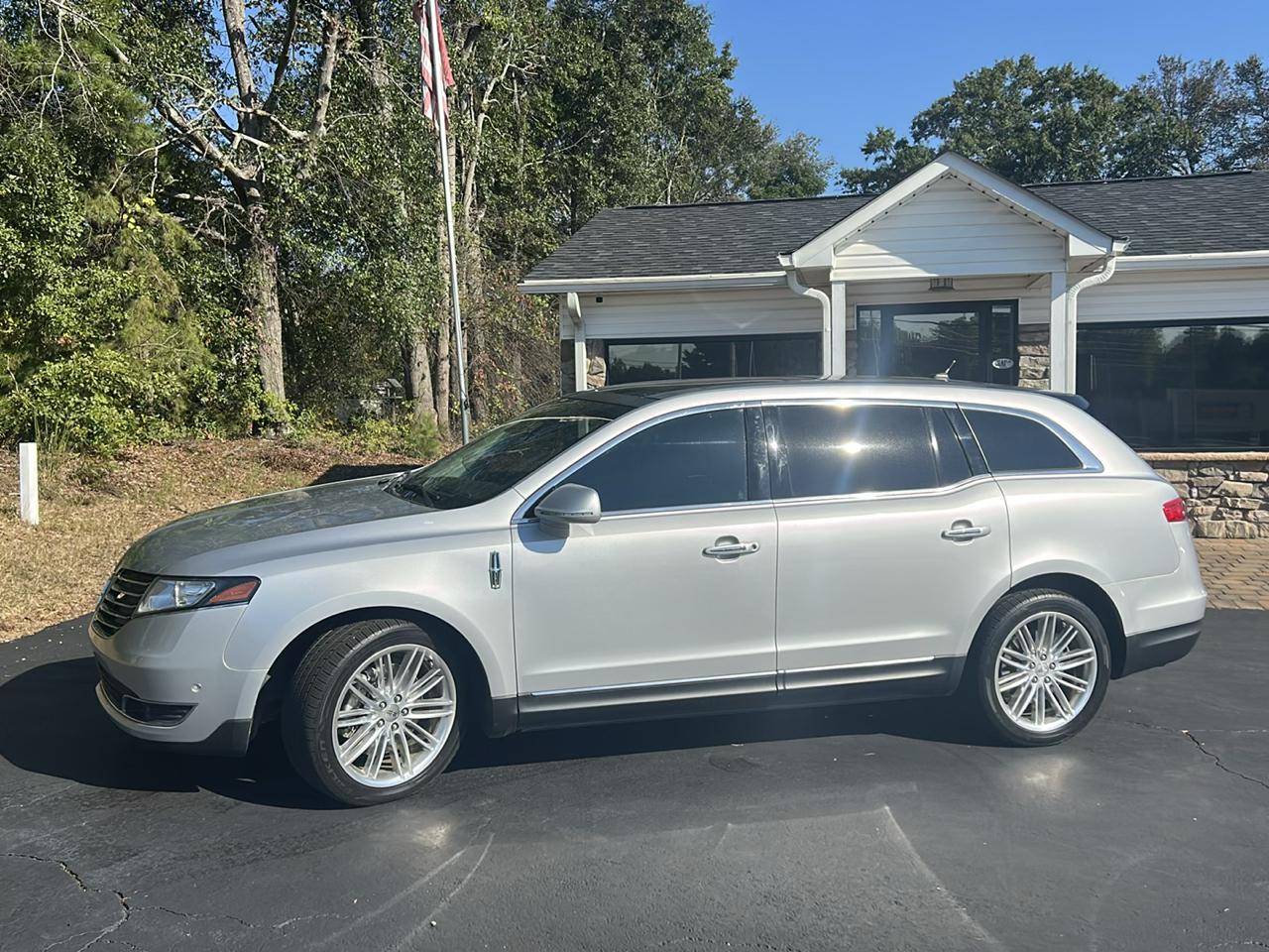 Lincoln MKT Reserve 2019
