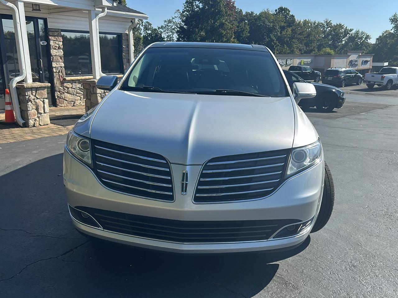 Lincoln MKT Reserve 2019