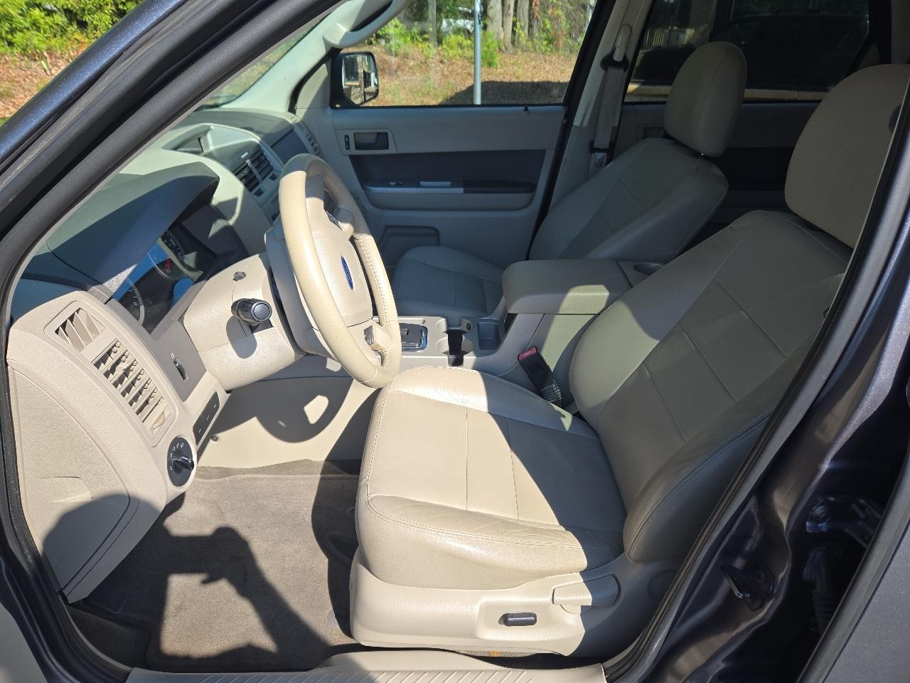Ford Escape XLT FWD 2011