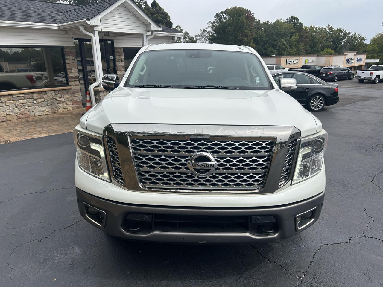 Nissan Titan Platinum Reserve Crew Cab 2WD 2017