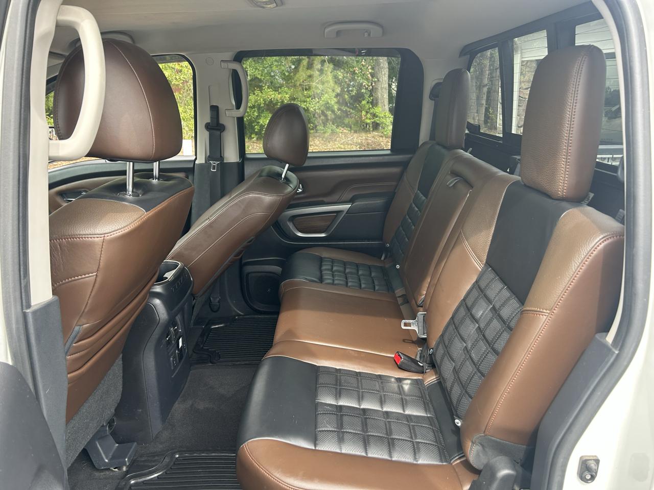 Nissan Titan Platinum Reserve Crew Cab 2WD 2017