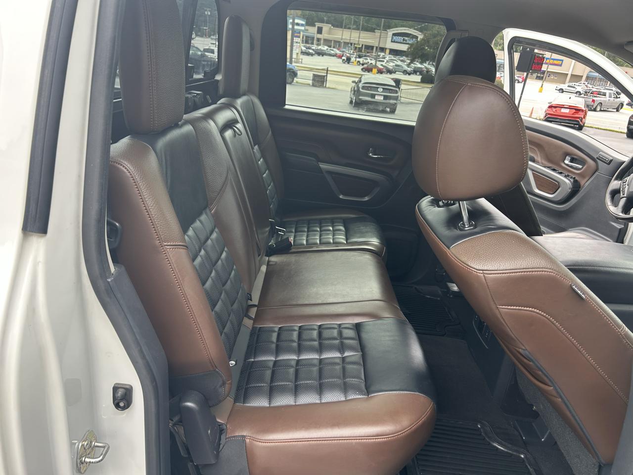 Nissan Titan Platinum Reserve Crew Cab 2WD 2017