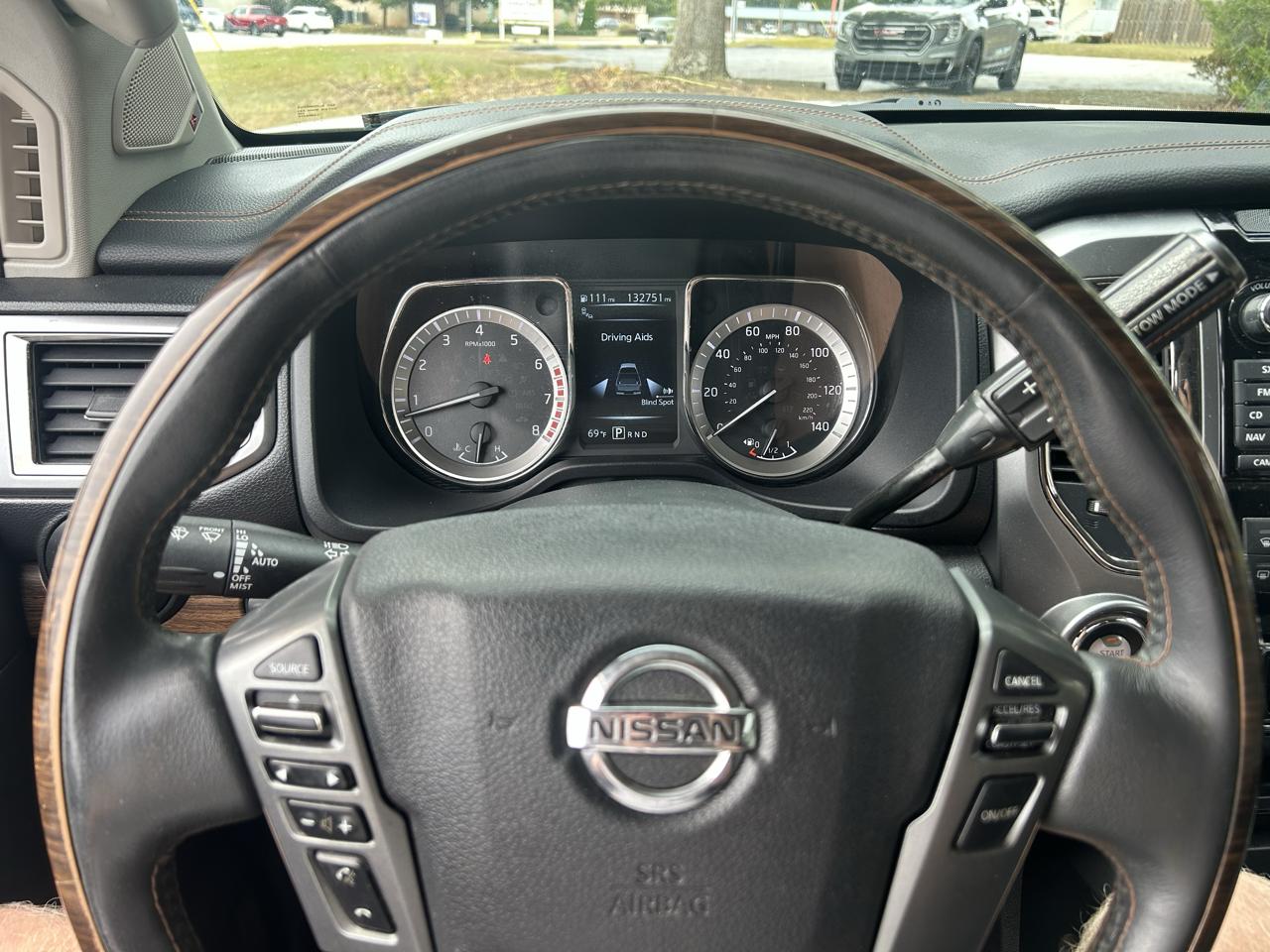 Nissan Titan Platinum Reserve Crew Cab 2WD 2017