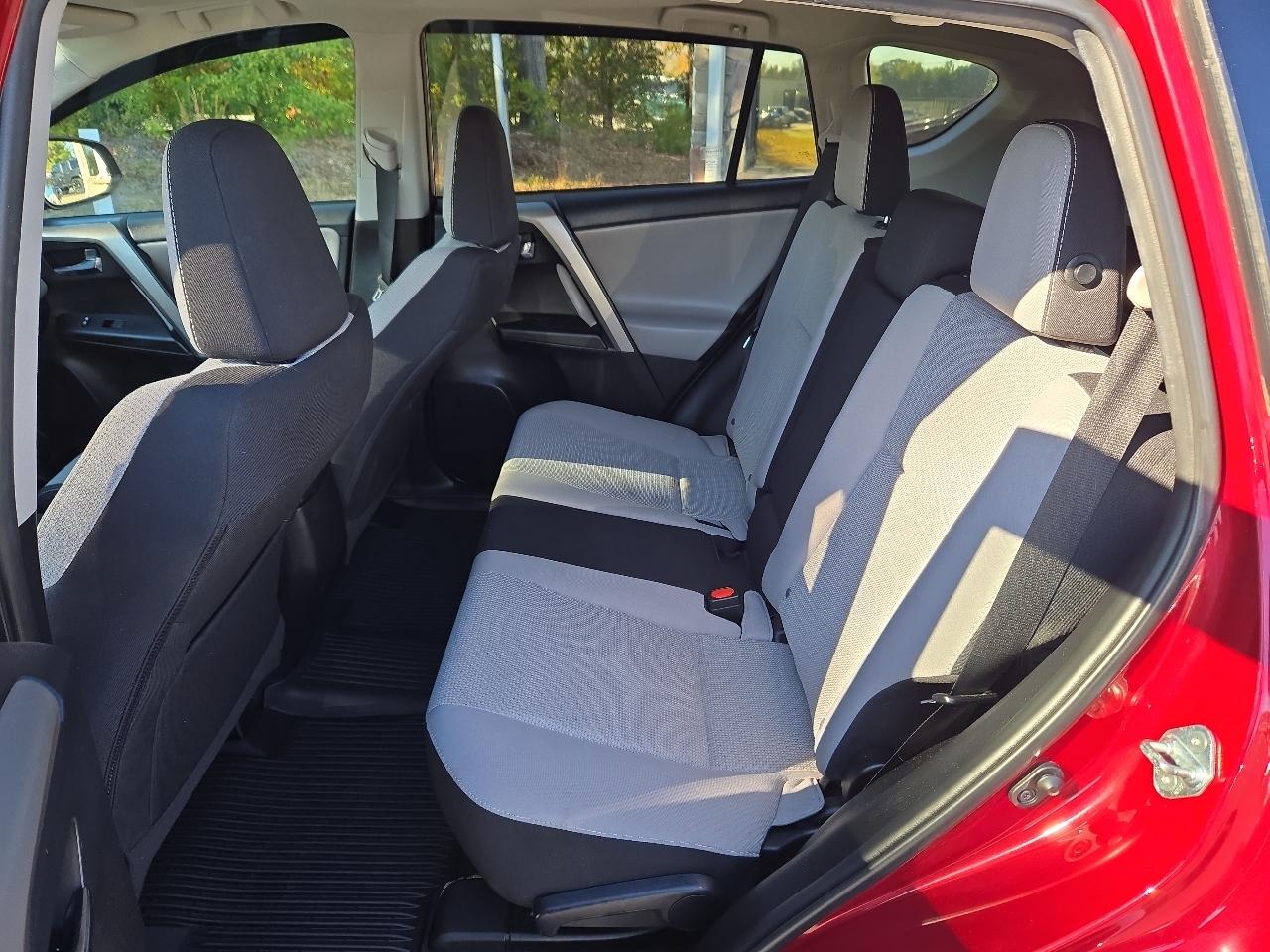 Toyota RAV4 XLE AWD 2018