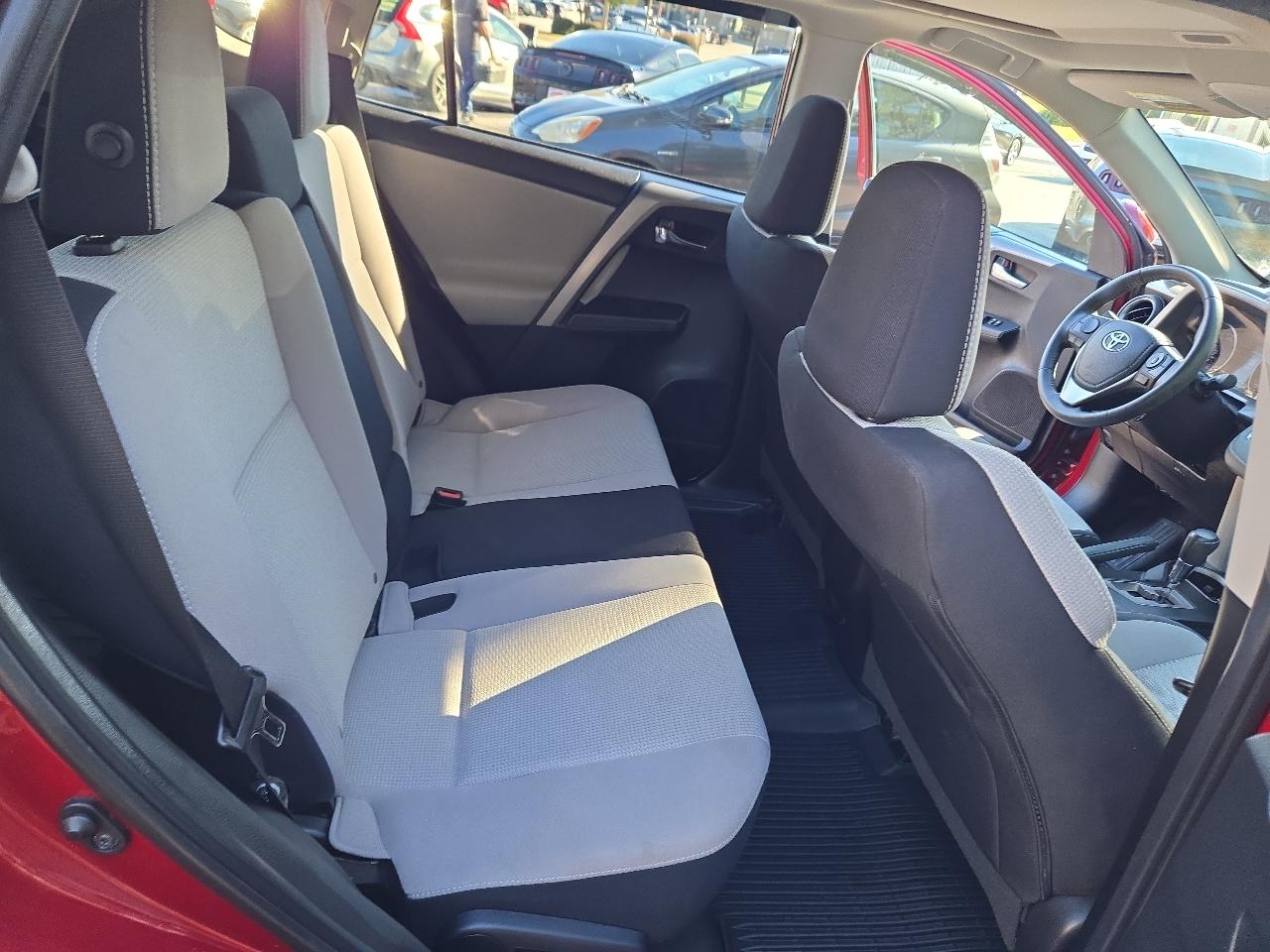 Toyota RAV4 XLE AWD 2018