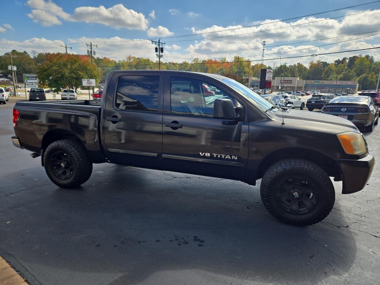 Nissan Titan SE Crew Cab 4WD 2009