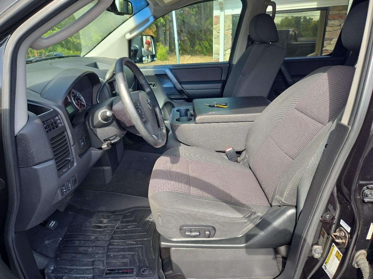 Nissan Titan SE Crew Cab 4WD 2009