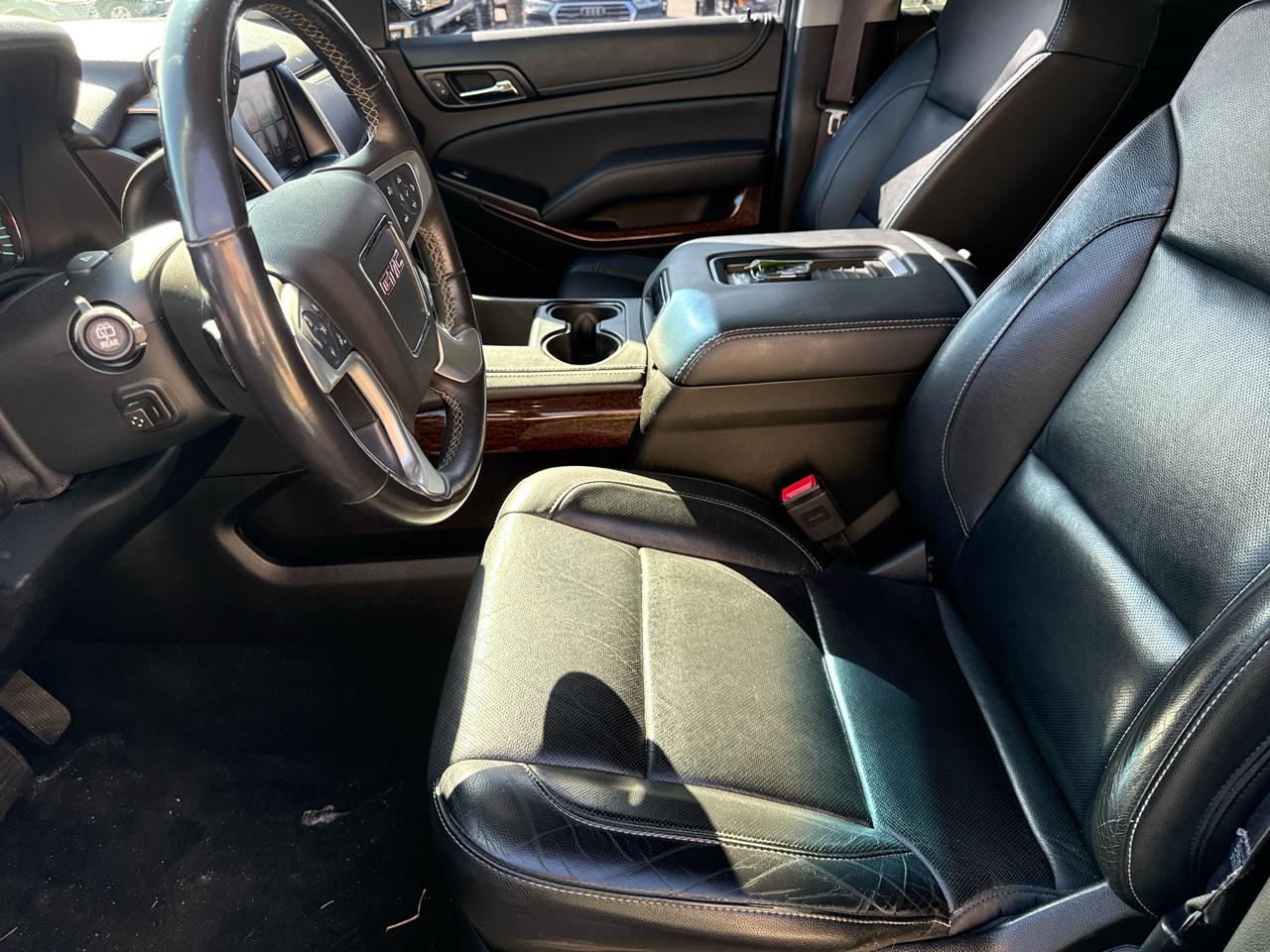 GMC Yukon SLT 4WD 2017