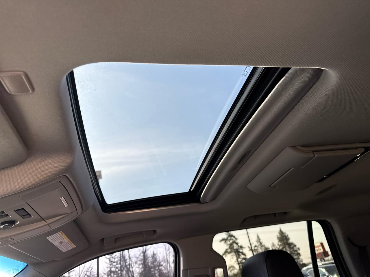 GMC Yukon SLT 4WD 2017