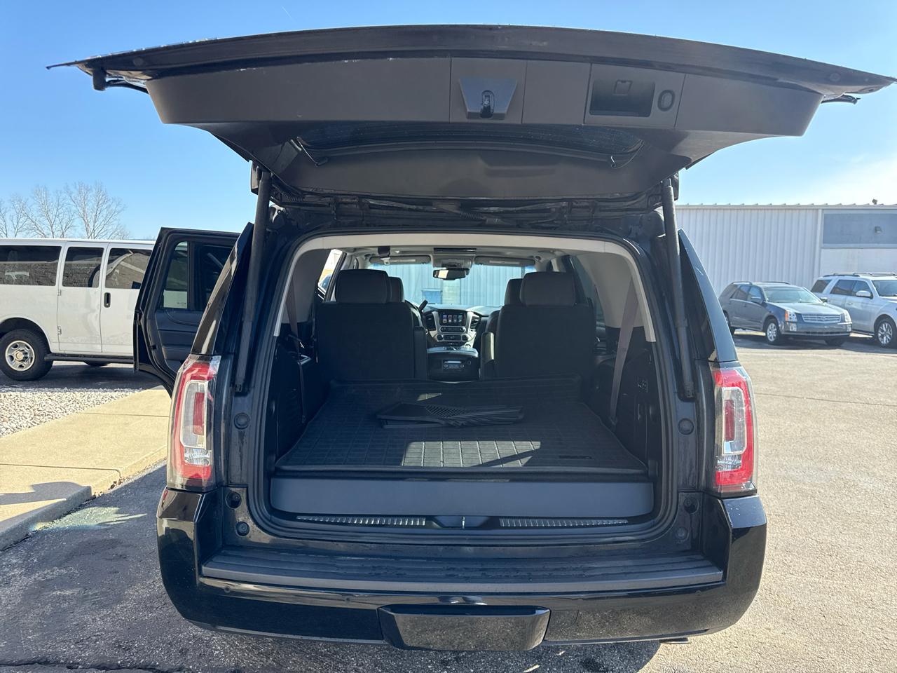 GMC Yukon SLT 4WD 2017