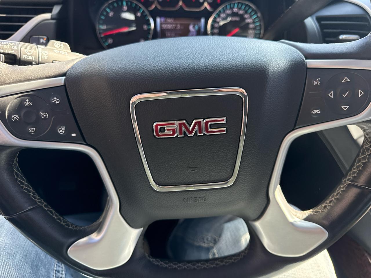 GMC Yukon SLT 4WD 2017