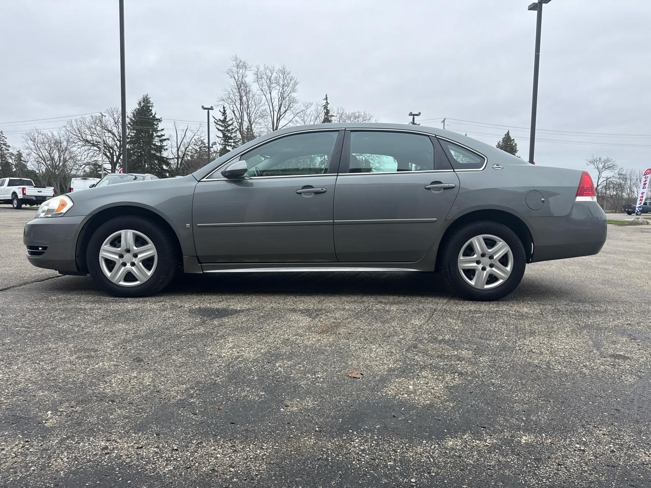 Chevrolet Impala 4dr Sdn LS 2009