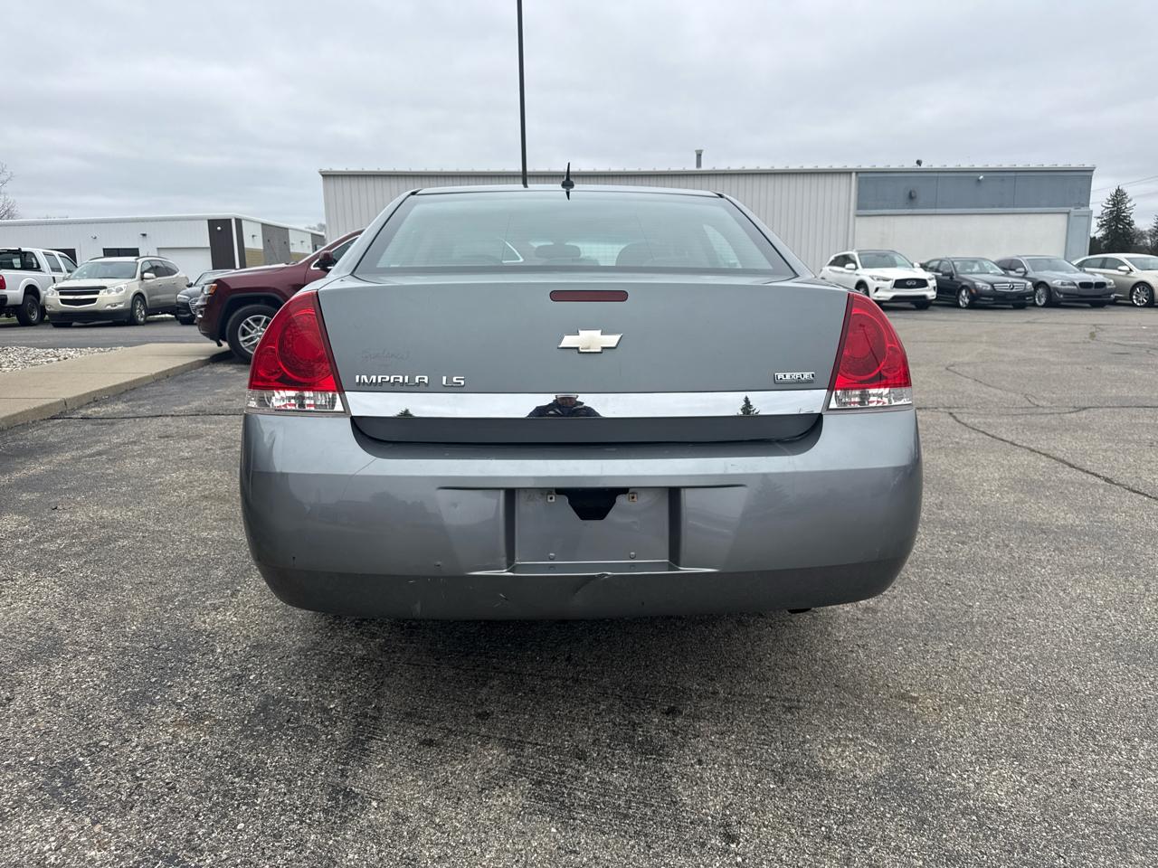 Chevrolet Impala 4dr Sdn LS 2009