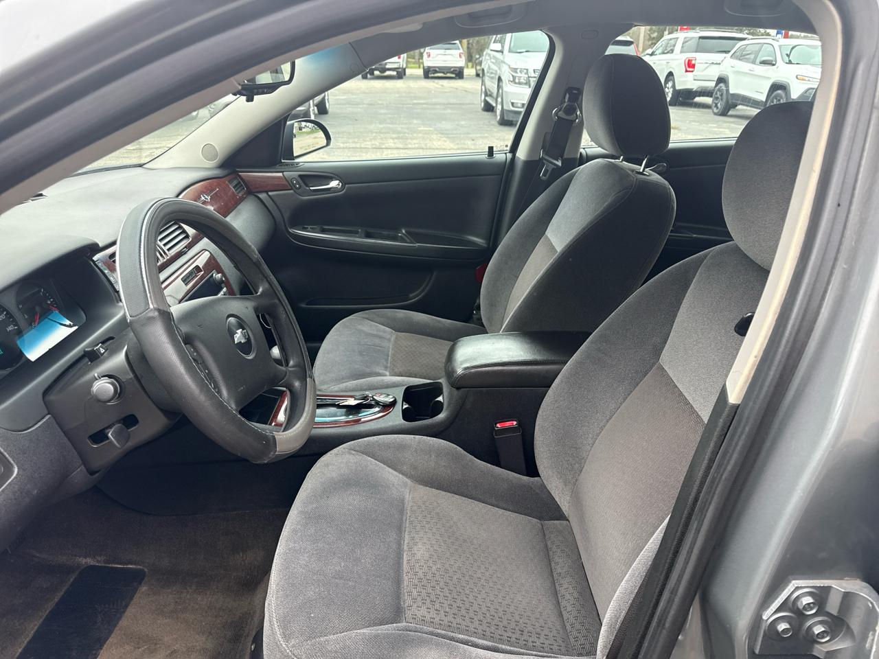 Chevrolet Impala 4dr Sdn LS 2009