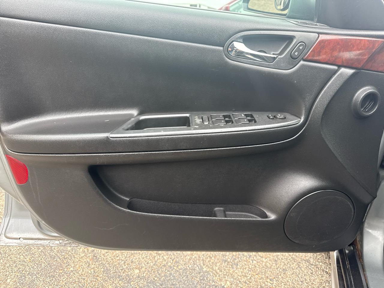 Chevrolet Impala 4dr Sdn LS 2009