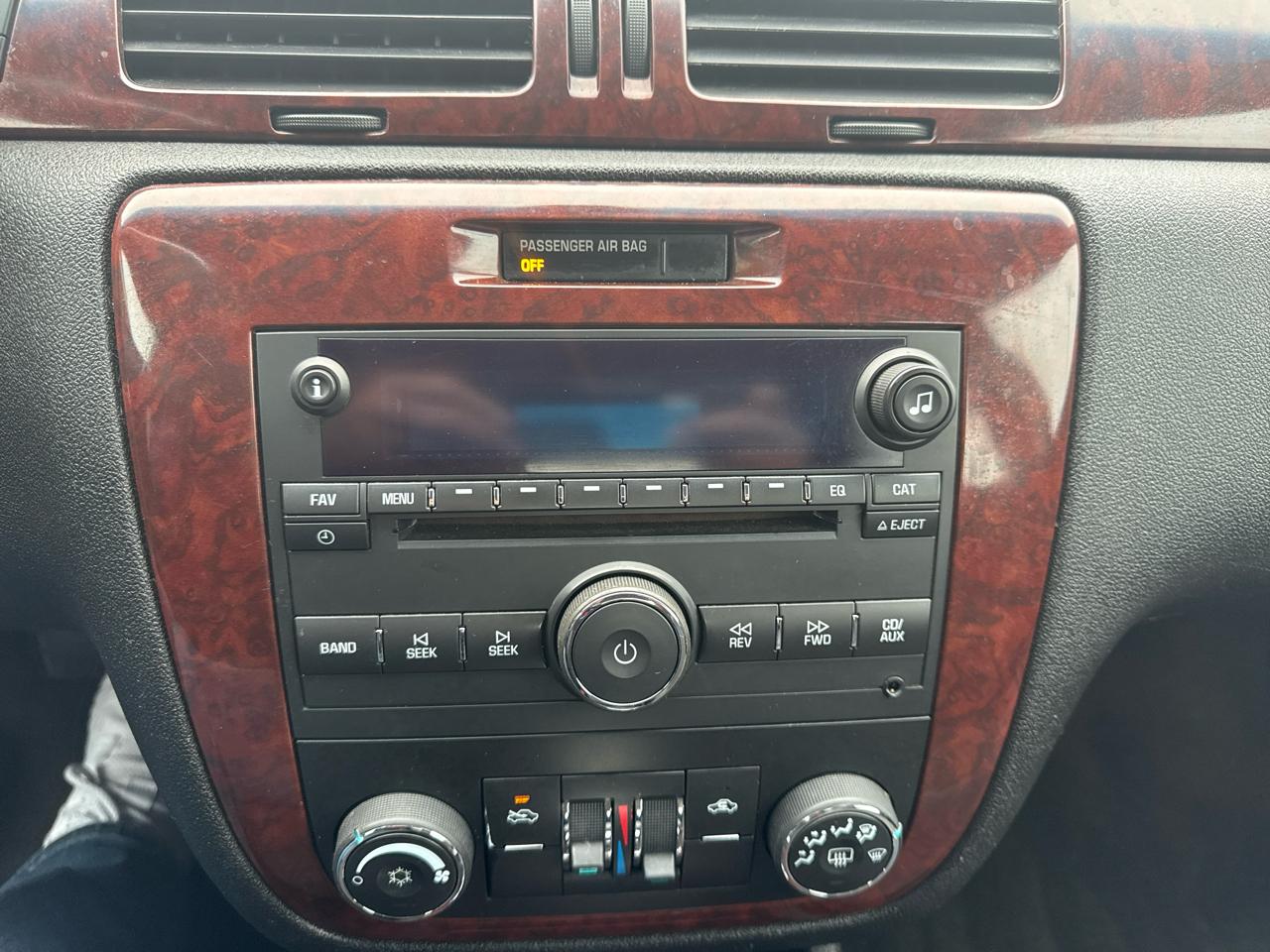 Chevrolet Impala 4dr Sdn LS 2009