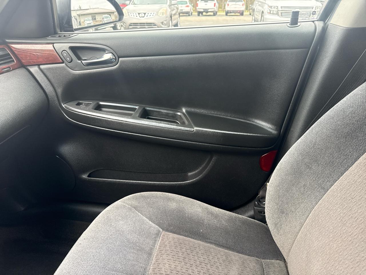 Chevrolet Impala 4dr Sdn LS 2009