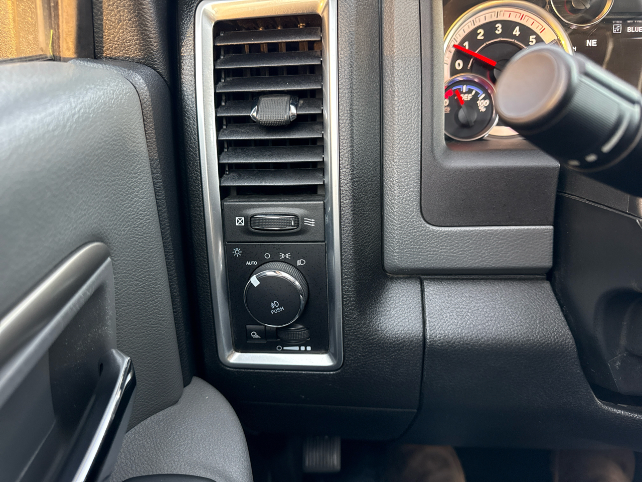 RAM 2500 Big Horn 4x4 Crew Cab 6'4" Box 2018