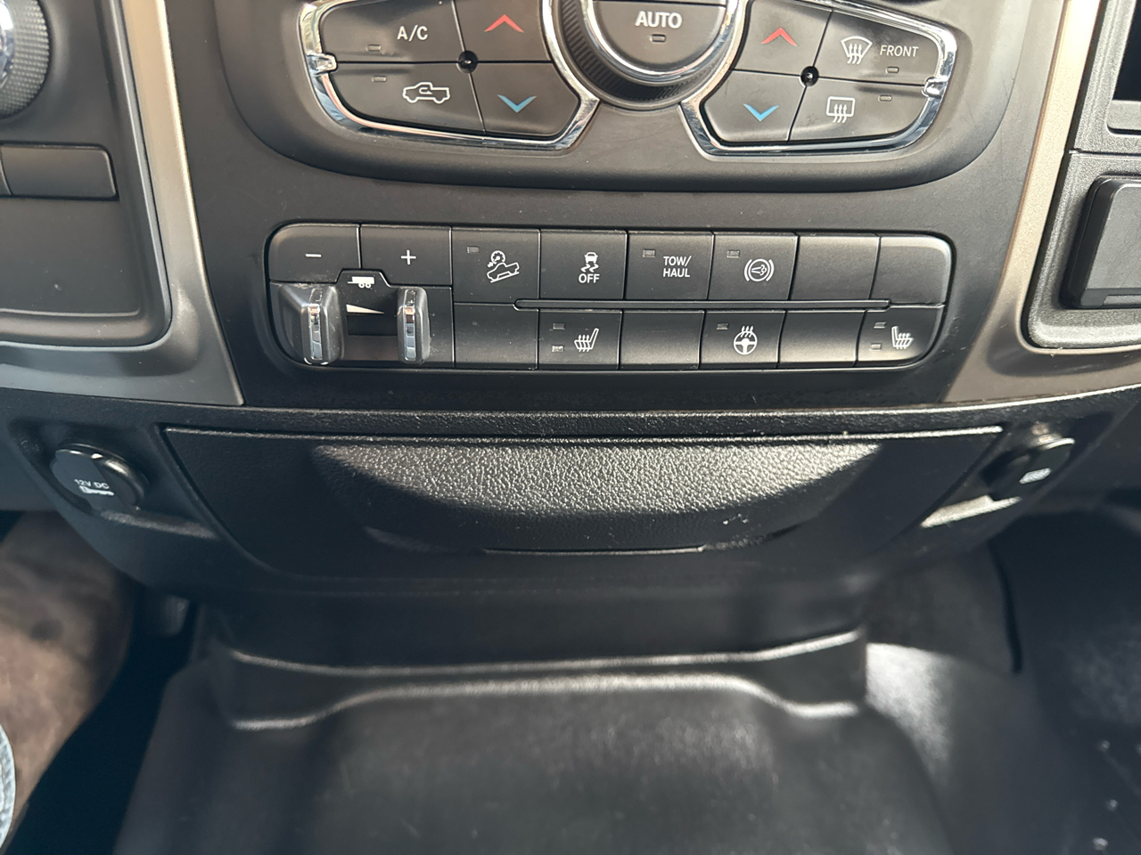 RAM 2500 Big Horn 4x4 Crew Cab 6'4" Box 2018