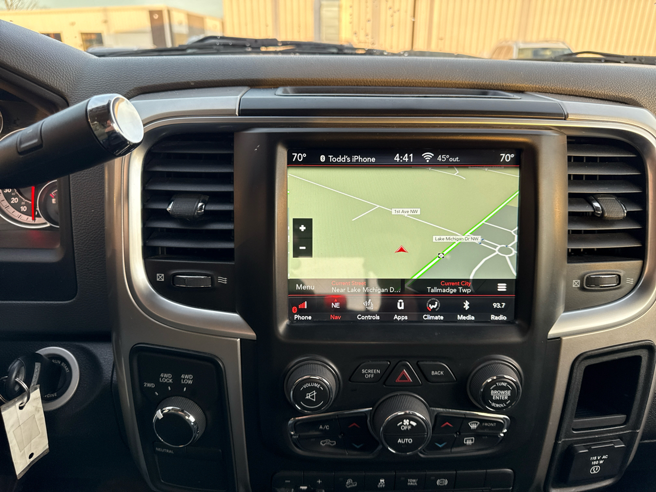 RAM 2500 Big Horn 4x4 Crew Cab 6'4" Box 2018