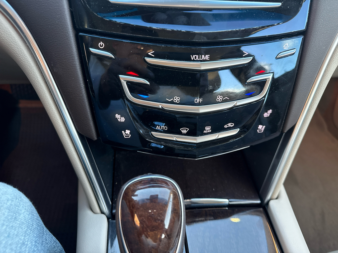 Cadillac XTS 4dr Sdn Luxury AWD 2015 Cadillac XTS 4dr Sdn Luxury AWD 2015