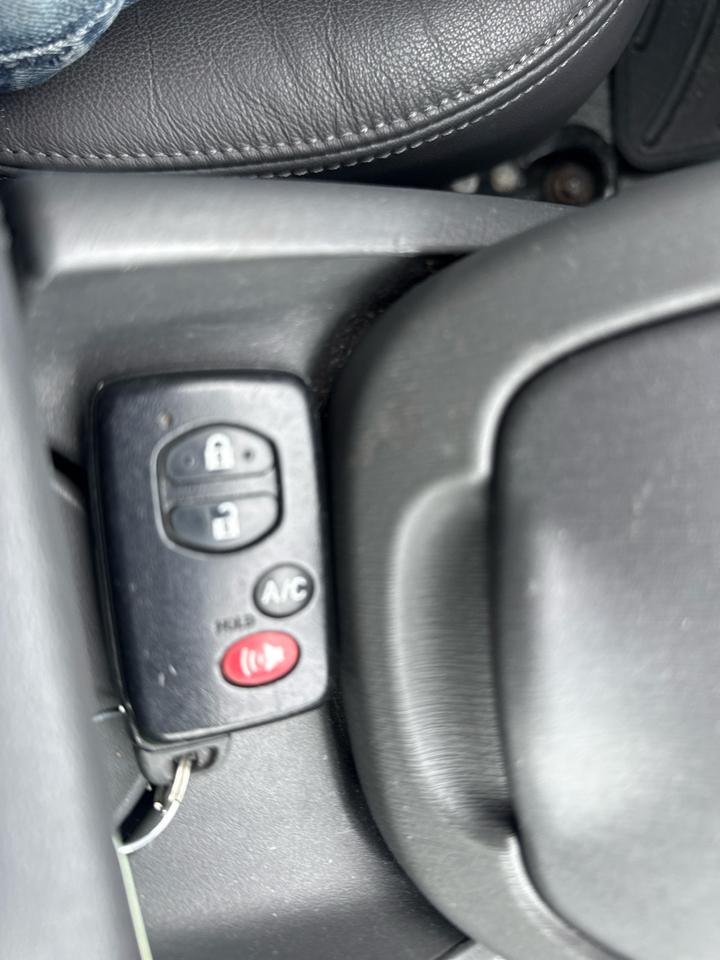 Toyota Prius 5dr HB III (Natl) 2011