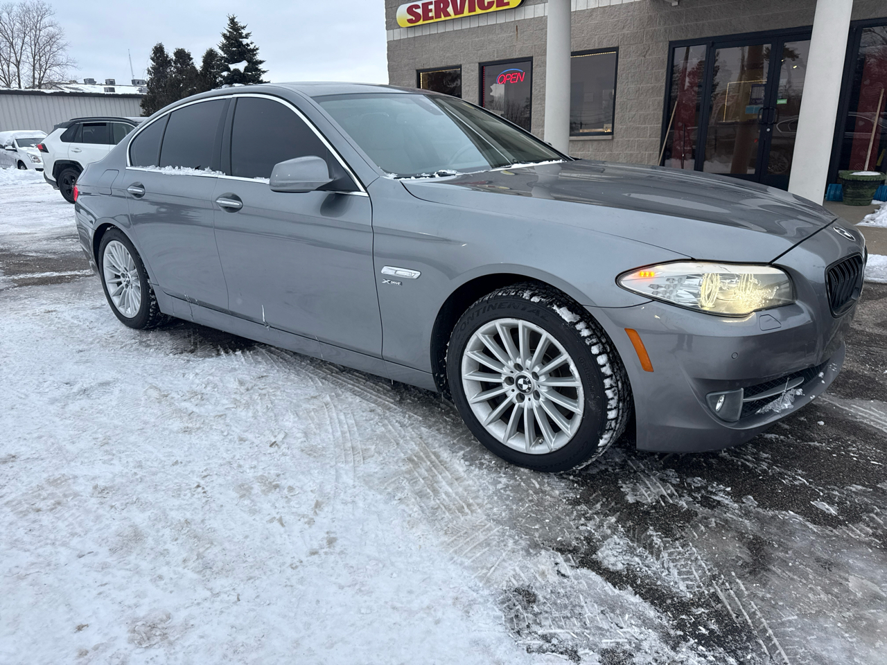 BMW 5 Series 4dr Sdn 535i xDrive AWD 2012