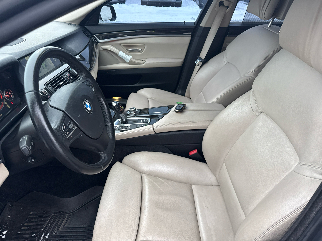 BMW 5 Series 4dr Sdn 535i xDrive AWD 2012